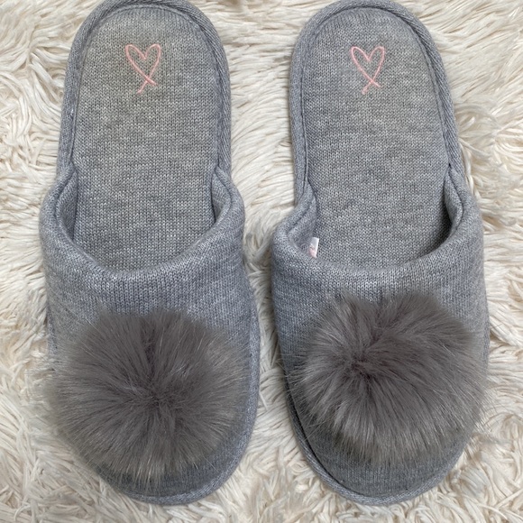 🎉HP🎉 Victoria’s Secret Pompom Slippers 💗 Gray - Picture 5 of 12